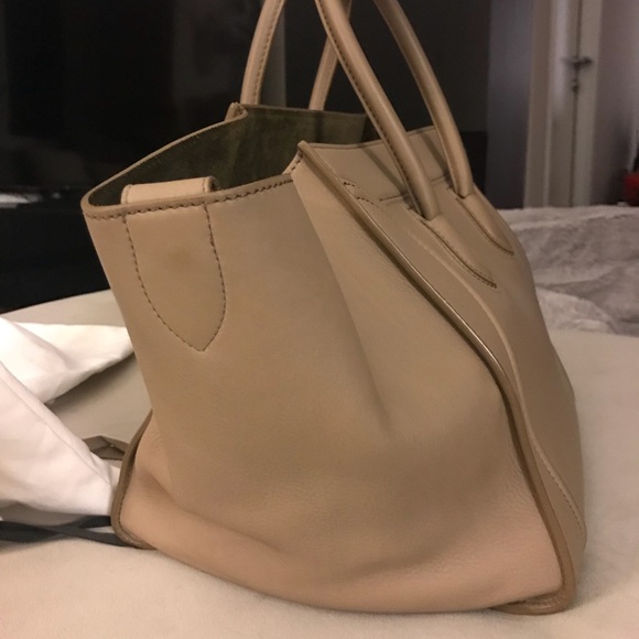 Celine Phantom grained calfskin in Light Khaki - Picture 2 of 8